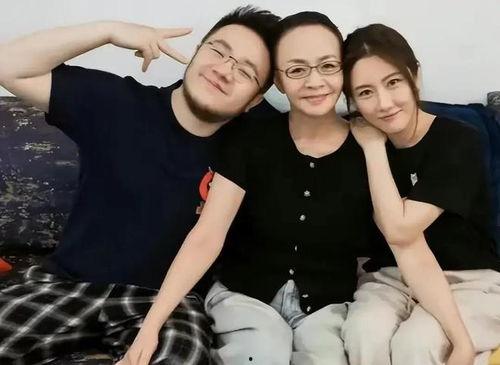 娱乐大爆料吃个瓜,明星背后的惊人真相,吃瓜群众必看! 第1张 娱乐大爆料吃个瓜,明星背后的惊人真相,吃瓜群众必看! 第1张